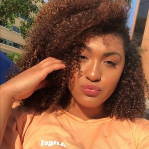 Meet your Posher, Samara